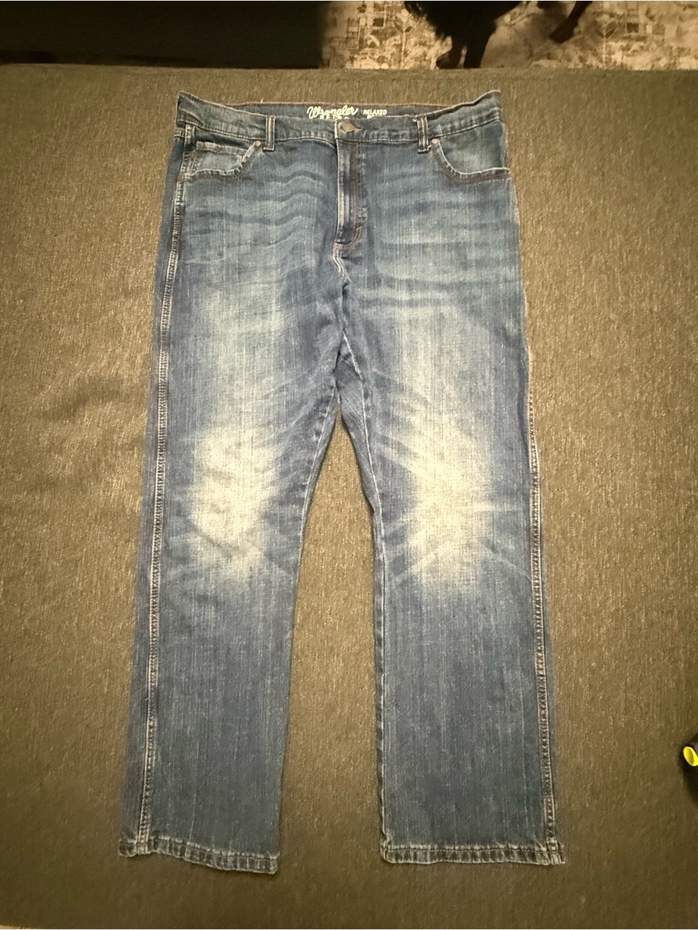 Wrangler Men’s retro fit Blue Straight-Leg relax bootcut pants size 40 by 34